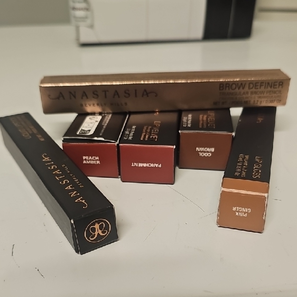 Anastasia Beverly Hills Brow Definer - Cool Brown